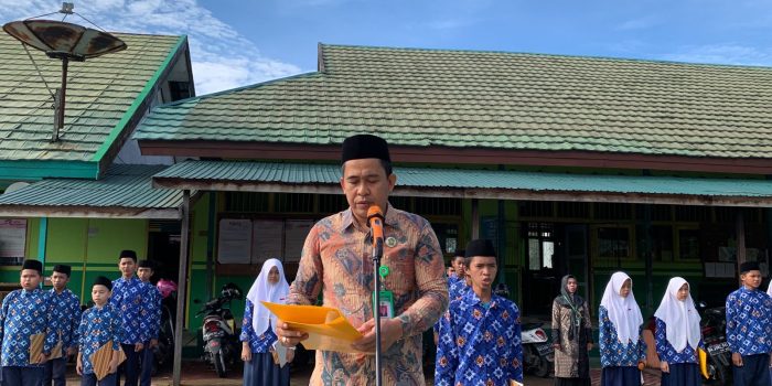 Upacara Hari Pahlawan Mtsn Hulu Sungai Utara